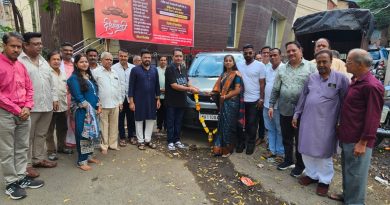 दीपलक्ष्मी पतसंस्थेतर्फे टाटा पंच गाडीचे वितरण