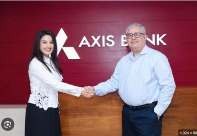 अमृता फडणवीस यांचा नोकरीचा राजीनामा अमृता फडणवीस यांचा नोकरीचा राजीनामा