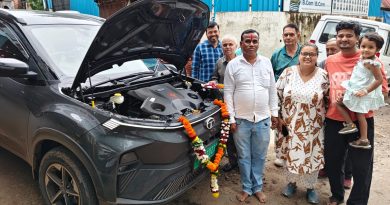 दीपलक्ष्मी पतसंस्थेतर्फे टाटा नेक्साॅन ईव्ही गाडीचे वितरण